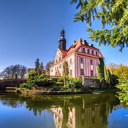 Boutique Palac Warmatowice Sienkiewiczowskie レグニツァ エクステリア 写真