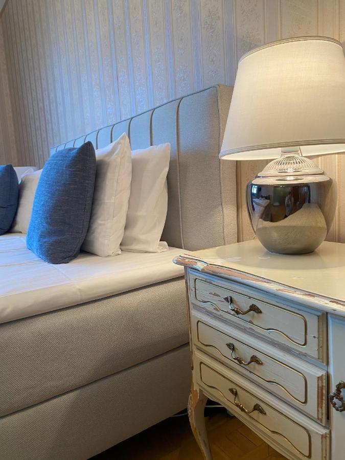 Boutique Palac Warmatowice Sienkiewiczowskie レグニツァ エクステリア 写真