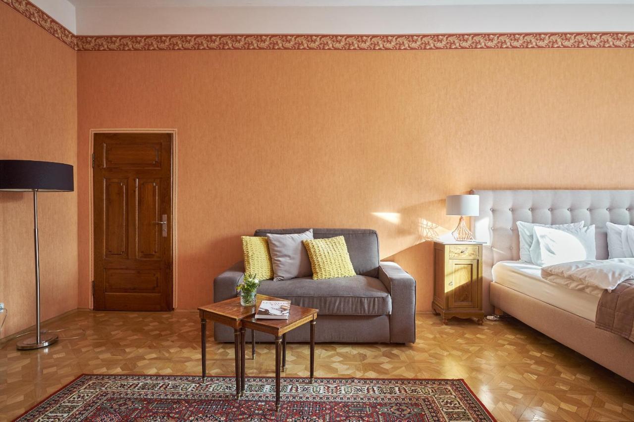 Boutique Palac Warmatowice Sienkiewiczowskie レグニツァ エクステリア 写真