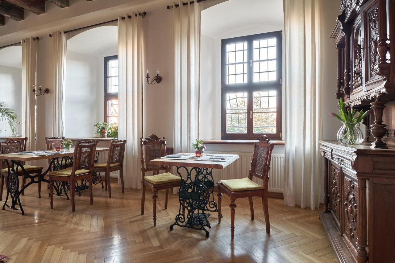 Boutique Palac Warmatowice Sienkiewiczowskie レグニツァ エクステリア 写真