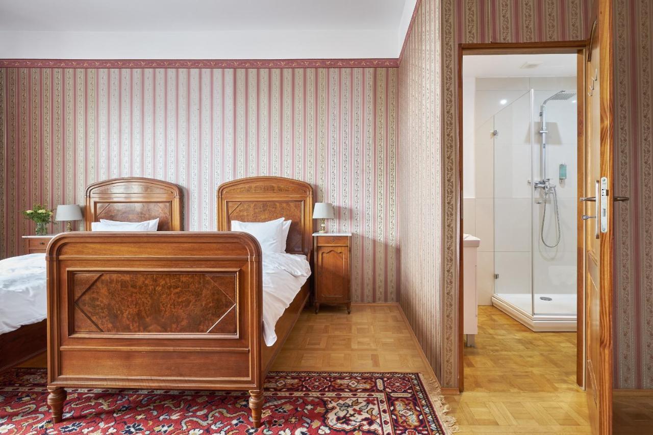 Boutique Palac Warmatowice Sienkiewiczowskie レグニツァ エクステリア 写真